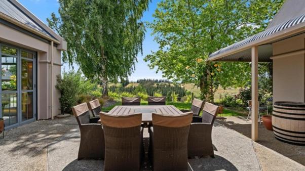 Hawkdun Rise Vineyard & Accommodation Александра Экстерьер фото