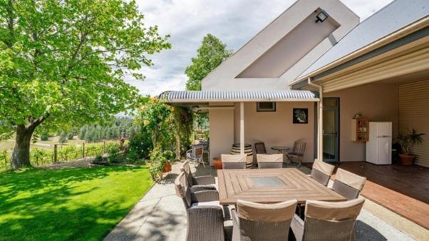 Hawkdun Rise Vineyard & Accommodation Александра Экстерьер фото